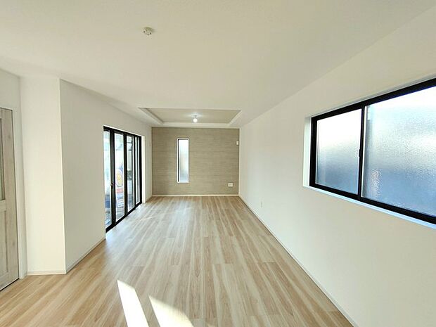 家族が自然に集りそうな広さが魅力のＬＤＫ。 