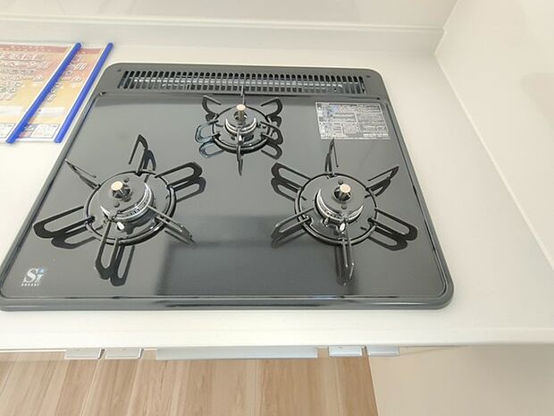 3口のガスコンロで、お料理はよりスピーディーに。 
