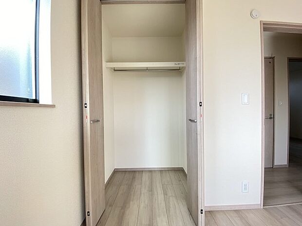 たっぷりの収納スペースで快適に暮らせそう。 