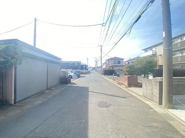 閑静な住宅地で、小さなお子様がいるご家族にも安心。 