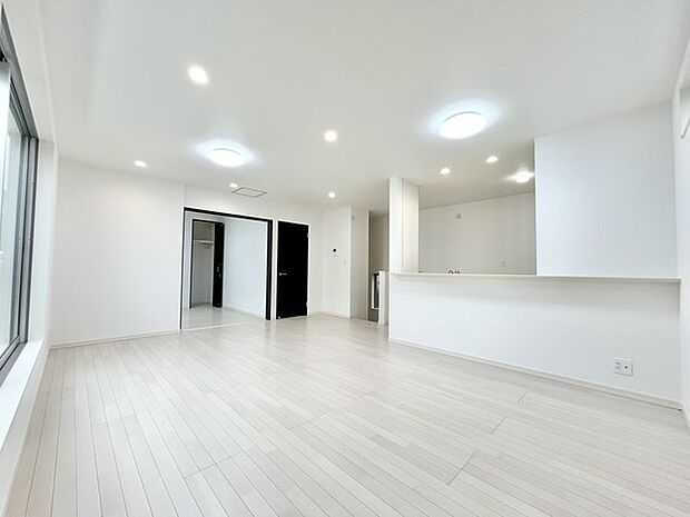 リビングは家具の配置も思いのまま。自由度が高い設計です。