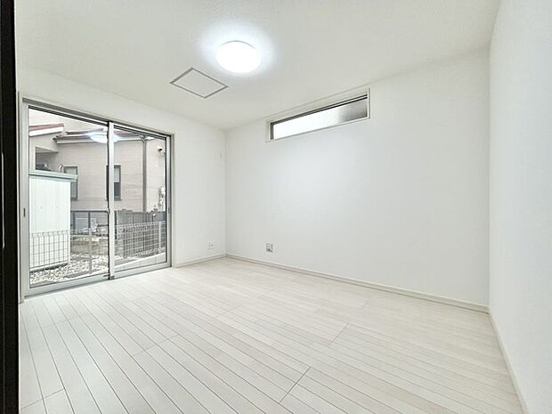 太陽の恵みを感じる、温もりと明るさにあふれたお部屋。