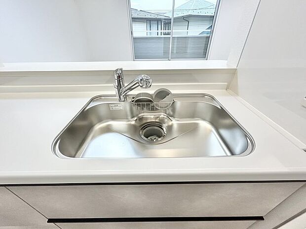 ステンレスのキッチンは耐久性とお掃除しやすい使い勝手が魅力です。