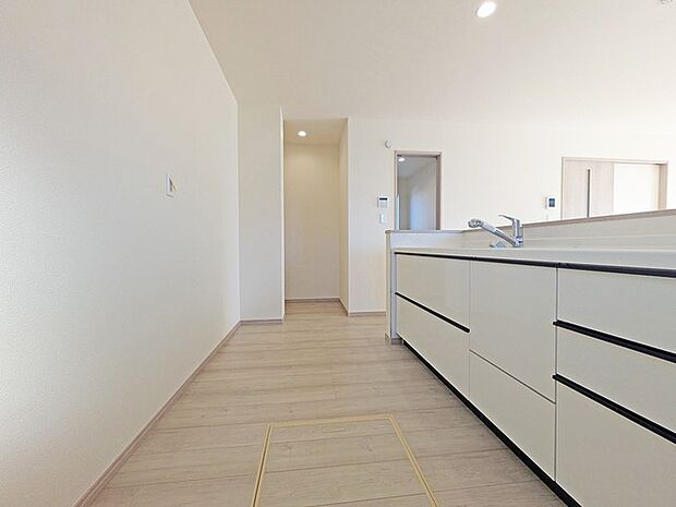 キッチンに立つ楽しみがグッと上がるパントリー。現地でイメージトレーニングしてみましょう。