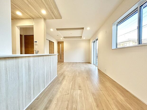 リビングは家具の配置も思いのまま。自由度が高い設計です。 