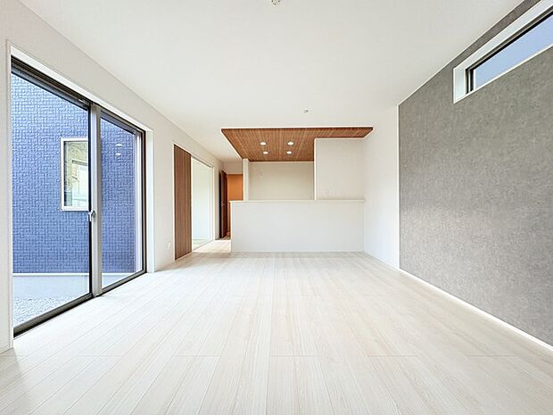 家族が自然に集りそうな広さが魅力のLDK。