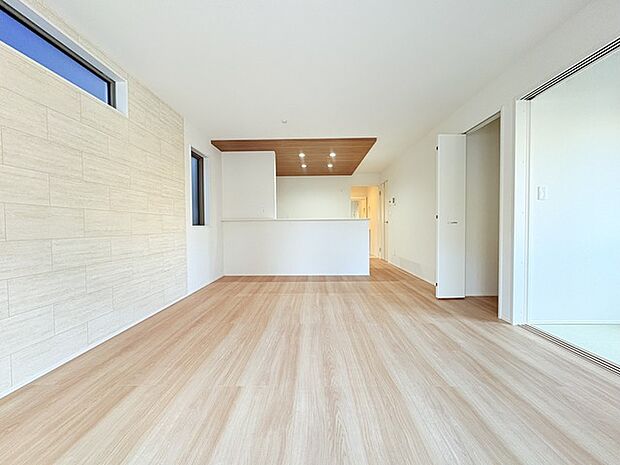 家族が自然に集りそうな広さが魅力のLDK。