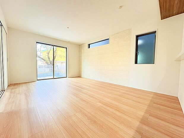 ご家族みんながゆったりくつろげる広々リビング。