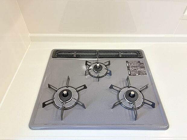 3口のガスコンロで、お料理はよりスピーディーに。