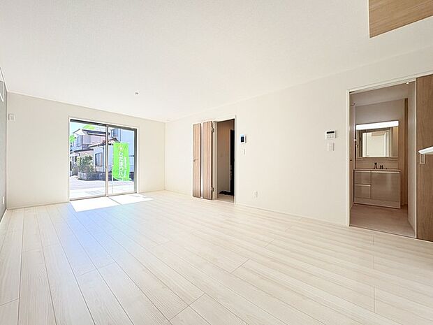 ご家族みんながゆったりくつろげる広々リビング。  