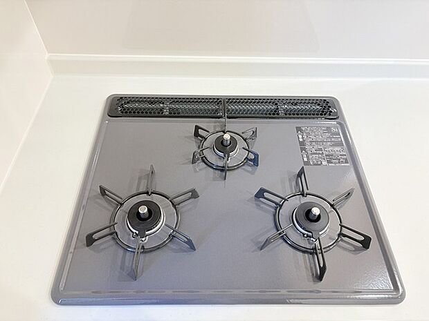 3口のガスコンロで、お料理はよりスピーディーに。 