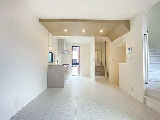 いつでもお客様のご都合に合わせて現地のご案内致します。お気軽にお声がけ下さい。