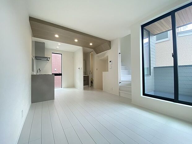 リビングは家具の配置も思いのまま。自由度が高い設計です。