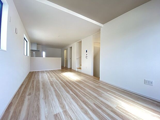 家族が自然に集りそうな広さが魅力のLDK。