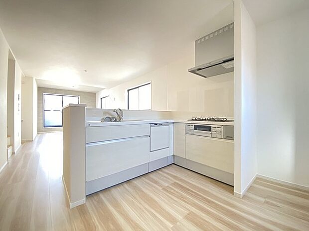 ご家族みんながゆったりくつろげる広々リビング。