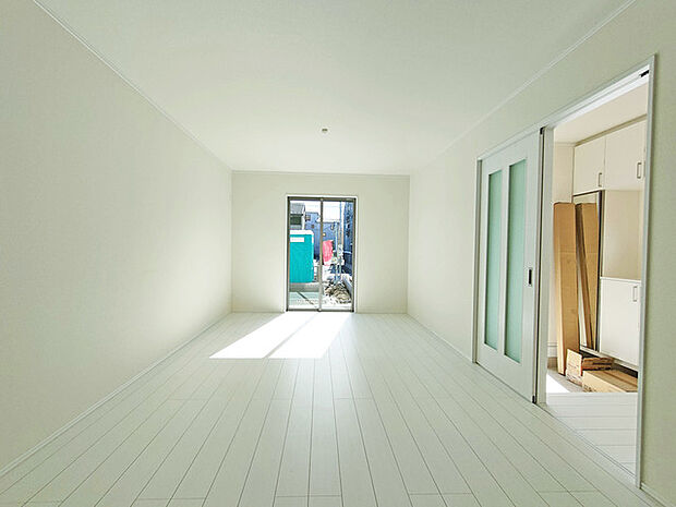 家族が自然に集りそうな広さが魅力のLDK。