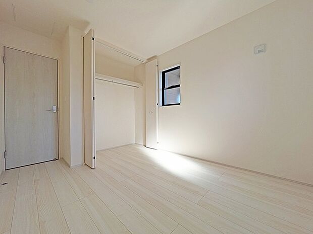 子供部屋にも嬉しい全居室収納スペース。 