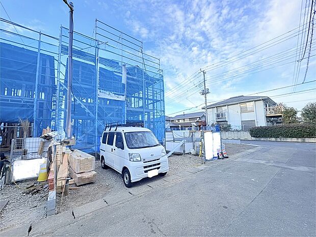 JR宇都宮線「東大宮」駅東口徒歩3分、提携駐車場もあります。エステート白馬東大宮店までお気軽にお問い合わせください。