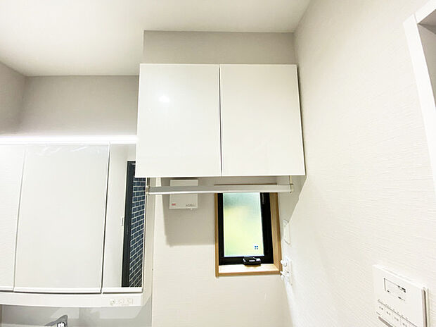 ここにも小さな収納があります。 