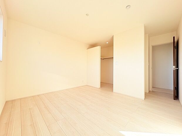 完成済み、実物をじっくりチェックできます。