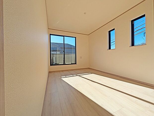 太陽の恵みを感じる、温もりと明るさにあふれたお部屋。
