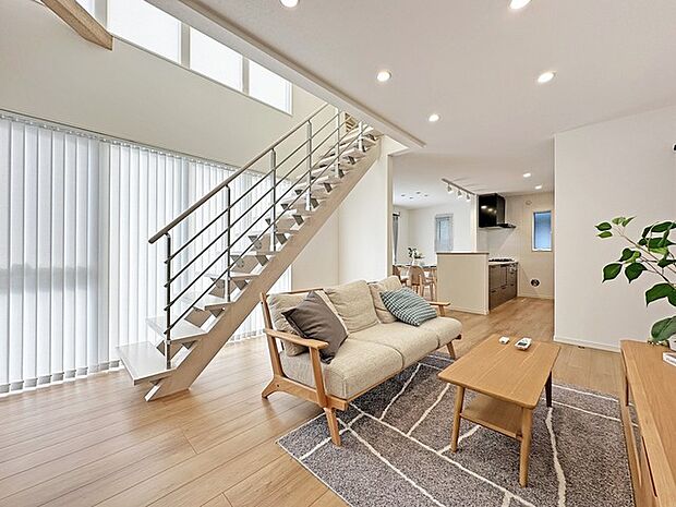 ご家族みんながゆったりくつろげる広々リビング。