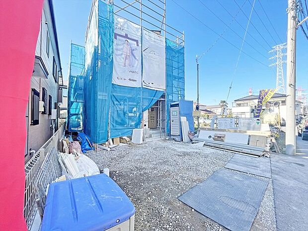 駐車場は2台まで駐車可能。マイカーの車幅もお確かめください。 