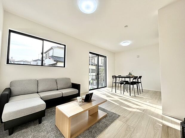 家族団らんの時間も増えそうな、くつろぎのLDK。