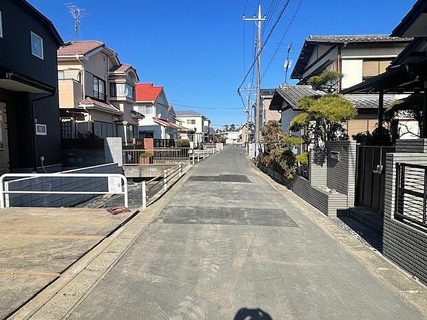車の通りも少ない閑静な住宅地。子育てにも、第二の人生にも。 