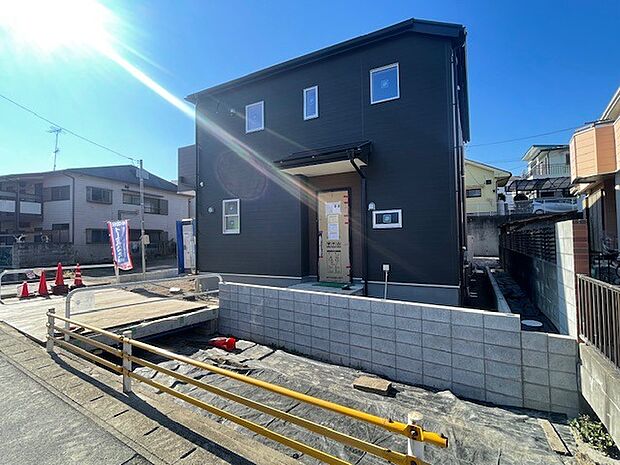 建築中ですが、同じグレードの完成済み建物を参考にご覧になることもできます。現地より最寄りの物件をご案内しますので、お気軽にご要望をお聞かせください。 