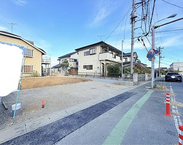 南向きに開口部を設けた設計の家、明るさ重視のプランです。