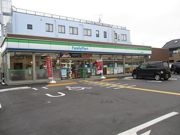 ファミリーマート鴻巣加美店(830m)
