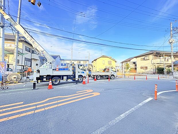 JR宇都宮線「東大宮」駅東口徒歩3分、提携駐車場もあります。エステート白馬東大宮店までお気軽にお問い合わせください。