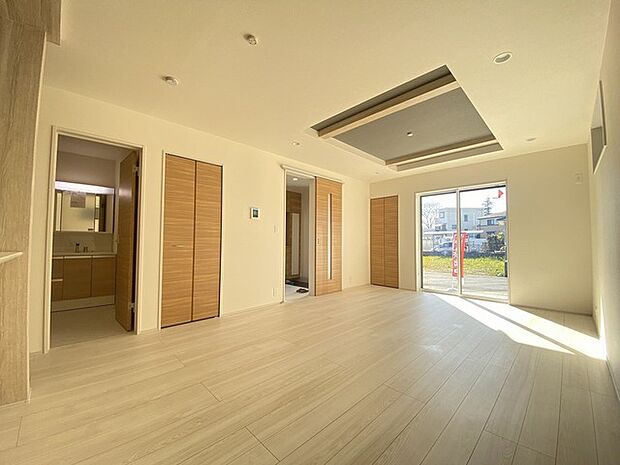 カウンターからはリビングが広く見渡せ、ご家族とのコミュニケーションも弾みます。