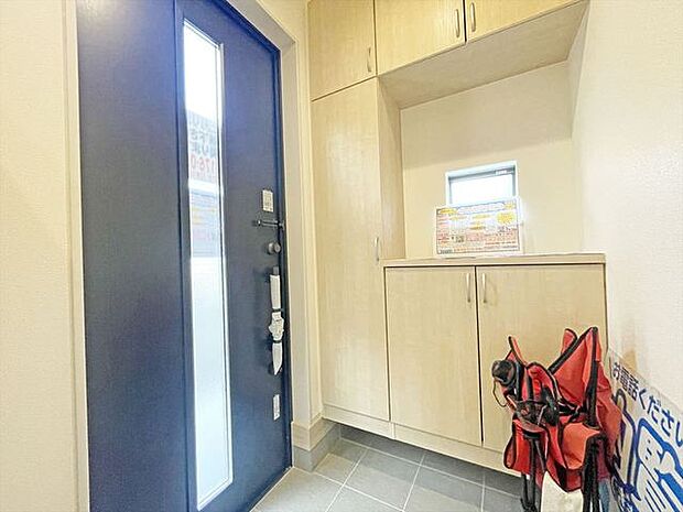 靴がしっかり収まるから、散らかりがちな玄関もスッキリ。 