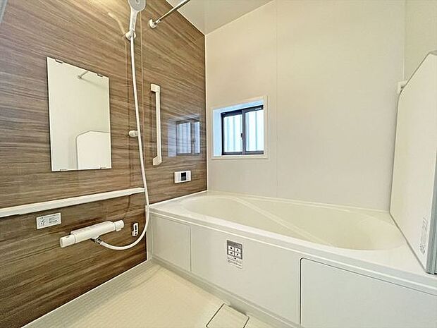 1坪広さを設けた浴室でゆったりバスタイム。 