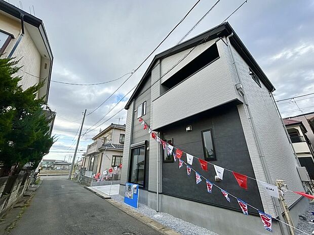 幹線道路から1本入った現地は、想像以上に静かに感じられます。