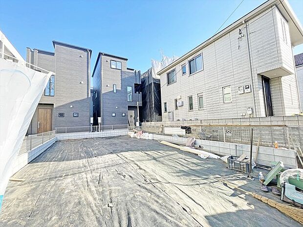 JR宇都宮線「東大宮」駅東口徒歩3分、提携駐車場もあります。エステート白馬東大宮店までお気軽にお問い合わせください。