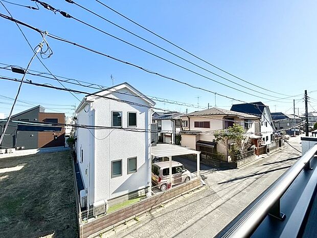 車の通りも少ない閑静な住宅地。子育てにも、第二の人生にも。