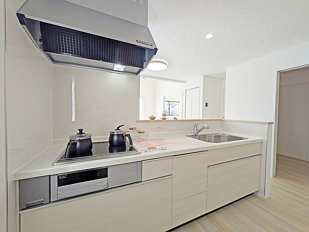 お料理を効率的に、楽しく。あったらいいなをかなえてくれるシステムキッチン。 