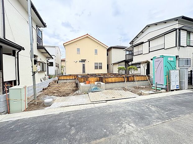 JR宇都宮線「東大宮」駅東口徒歩3分、提携駐車場もあります。エステート白馬東大宮店までお気軽にお問い合わせください。