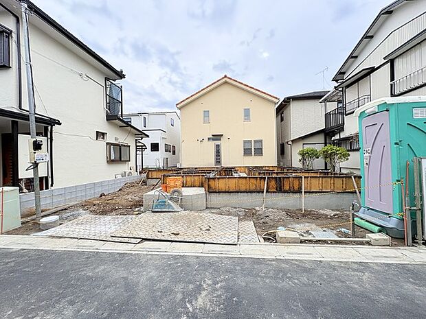 建築中ですが、同じグレードの完成済み建物を参考にご覧になることもできます。現地より最寄りの物件をご案内しますので、お気軽にご要望をお聞かせください。