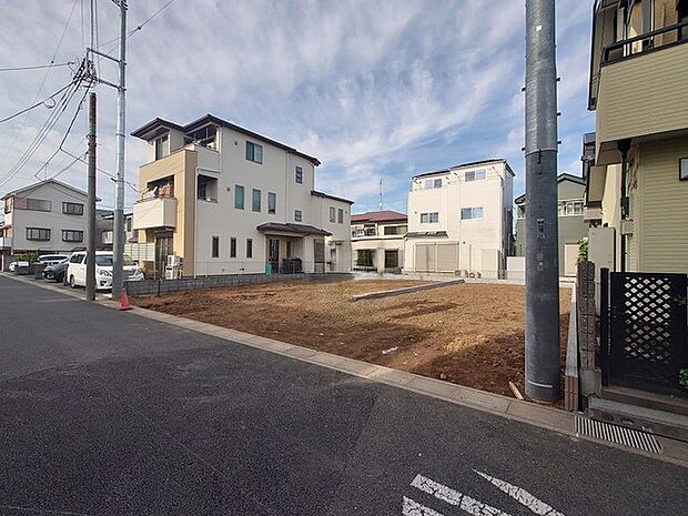 道路は6mほどになると駐車の際の停めやすさがかなり違ってきます。