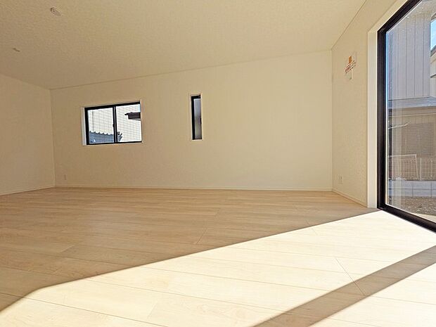 リビングは家具の配置も思いのまま。自由度が高い設計です。 