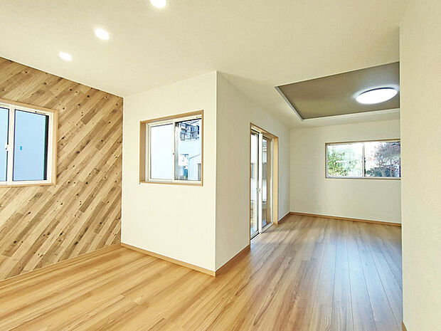 ご家族みんながゆったりくつろげる広々リビング。