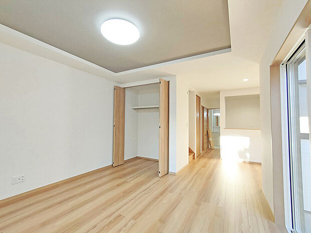 家族が自然に集りそうな広さが魅力のLDK。