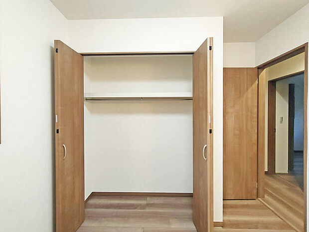 たっぷりの収納スペースで快適に暮らせそう。 