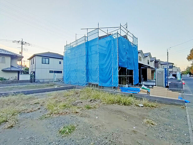 幹線道路から1本入った現地は、想像以上に静かに感じられます。 