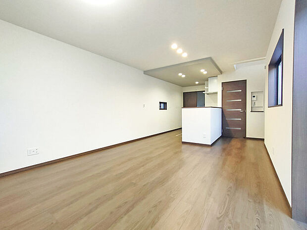 家族が自然に集りそうな広さが魅力のＬＤＫ。 