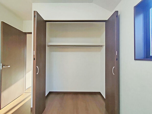 たっぷりの収納スペースで快適に暮らせそう。 